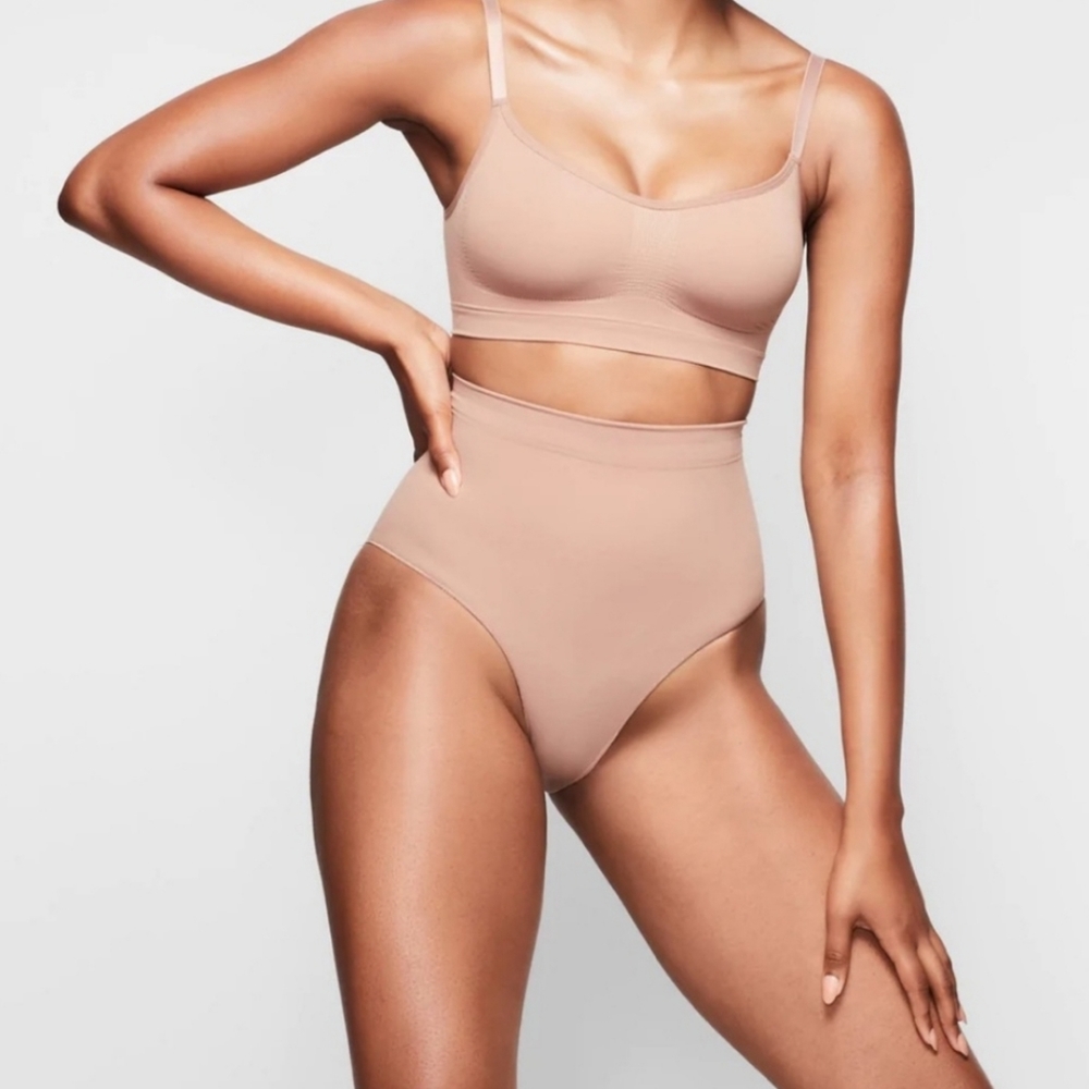 SKIMS Sculpting Mid Waist Briefs